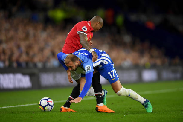 她也難以免 她也難以免